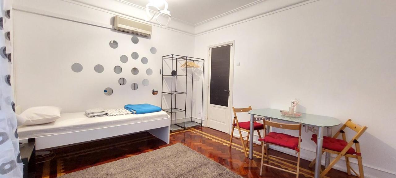 Mini In Hostel Lisbon